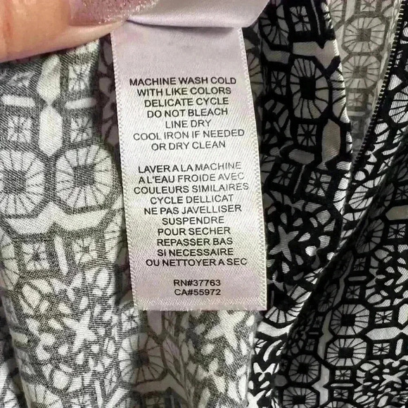 Laundry by Shelli Segal Romper Sleeveless Black and White Design Size 2 - Picture 11 of 12